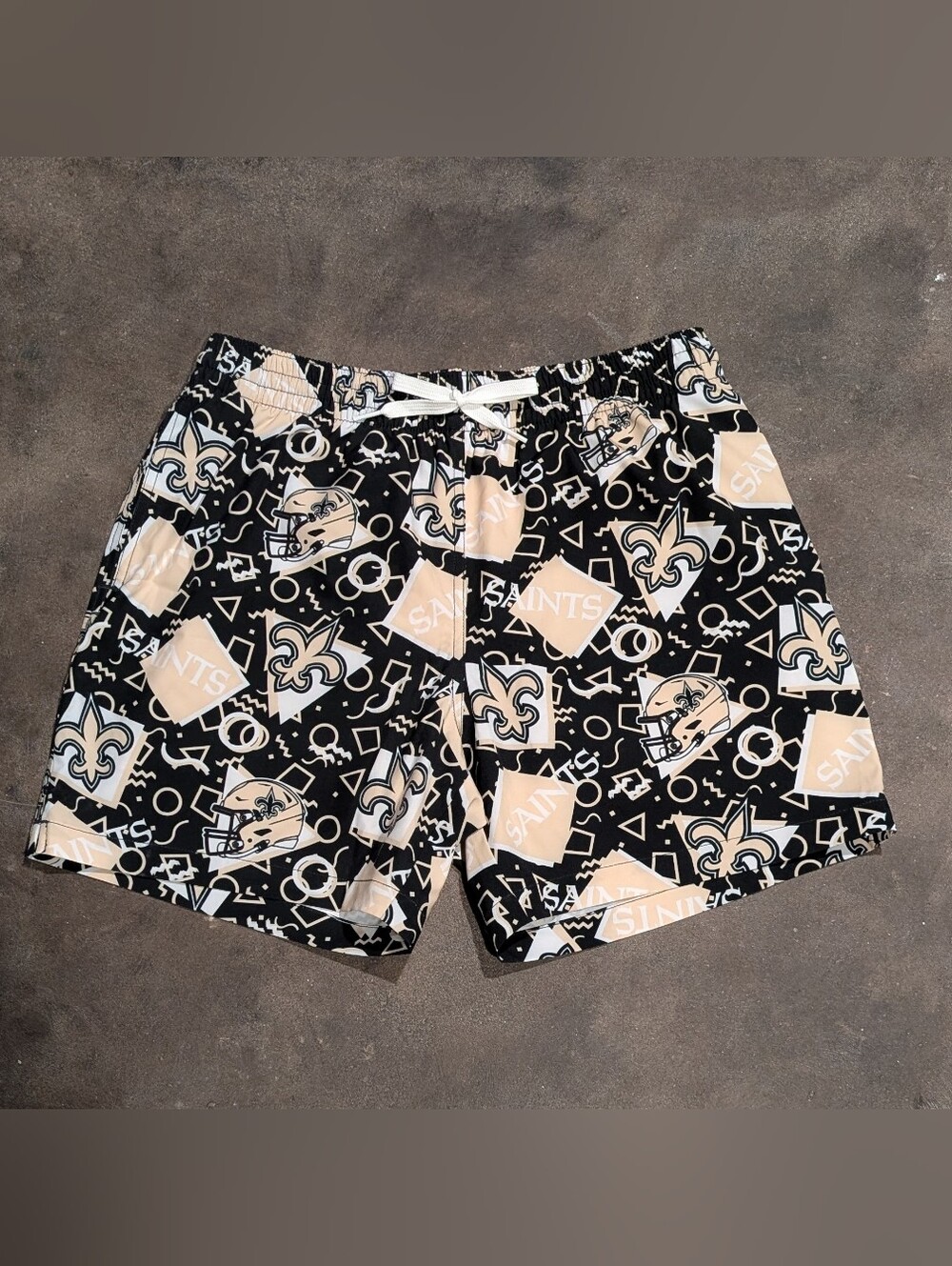 Chubbies The Saints Game Day Fit Swim Trunks Medium 5.5" Lined NWOT NFL - Picture 4 of 7